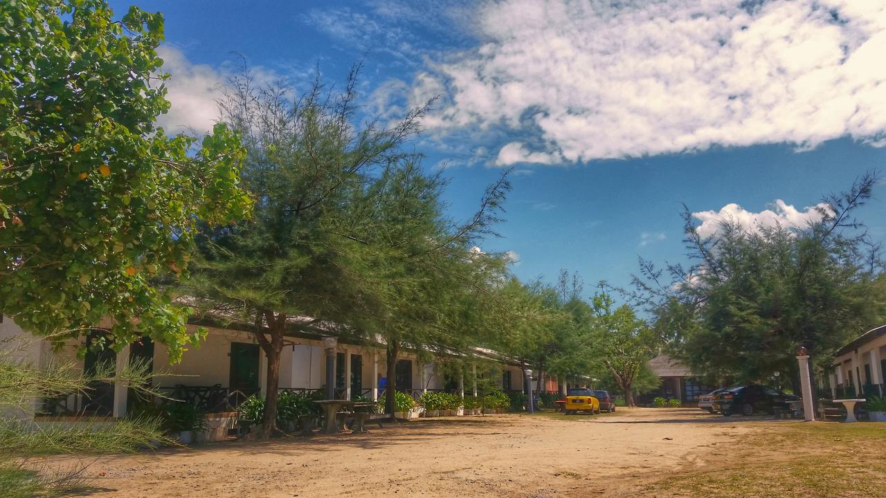 Bayu Melawi Chalet Hotel Bachok Bagian luar foto